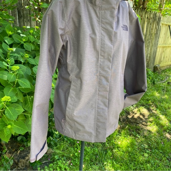 North Face Hyvent Lavender Rain Jacket - Picture 8 of 16
